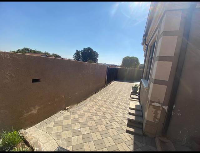 4 BEDROOM HOUSE FOR SALE IN BIRCH ACRES